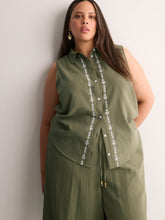 Sleeveless Buttoned-Down Shirt with Embroidery Placket