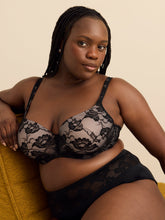 Padded T-Shirt Bra with Lace - Déesse Collection