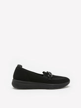 Wide Width, Ezrin Cove Shoe with Decorative Chain - Clarks