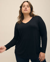 Long Black Modern-Fit Tee - PENN. Essentials