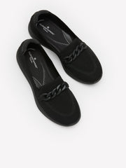Wide Width, Ezrin Cove Shoe with Decorative Chain - Clarks