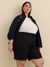 Solid Bermuda with cargo pockets