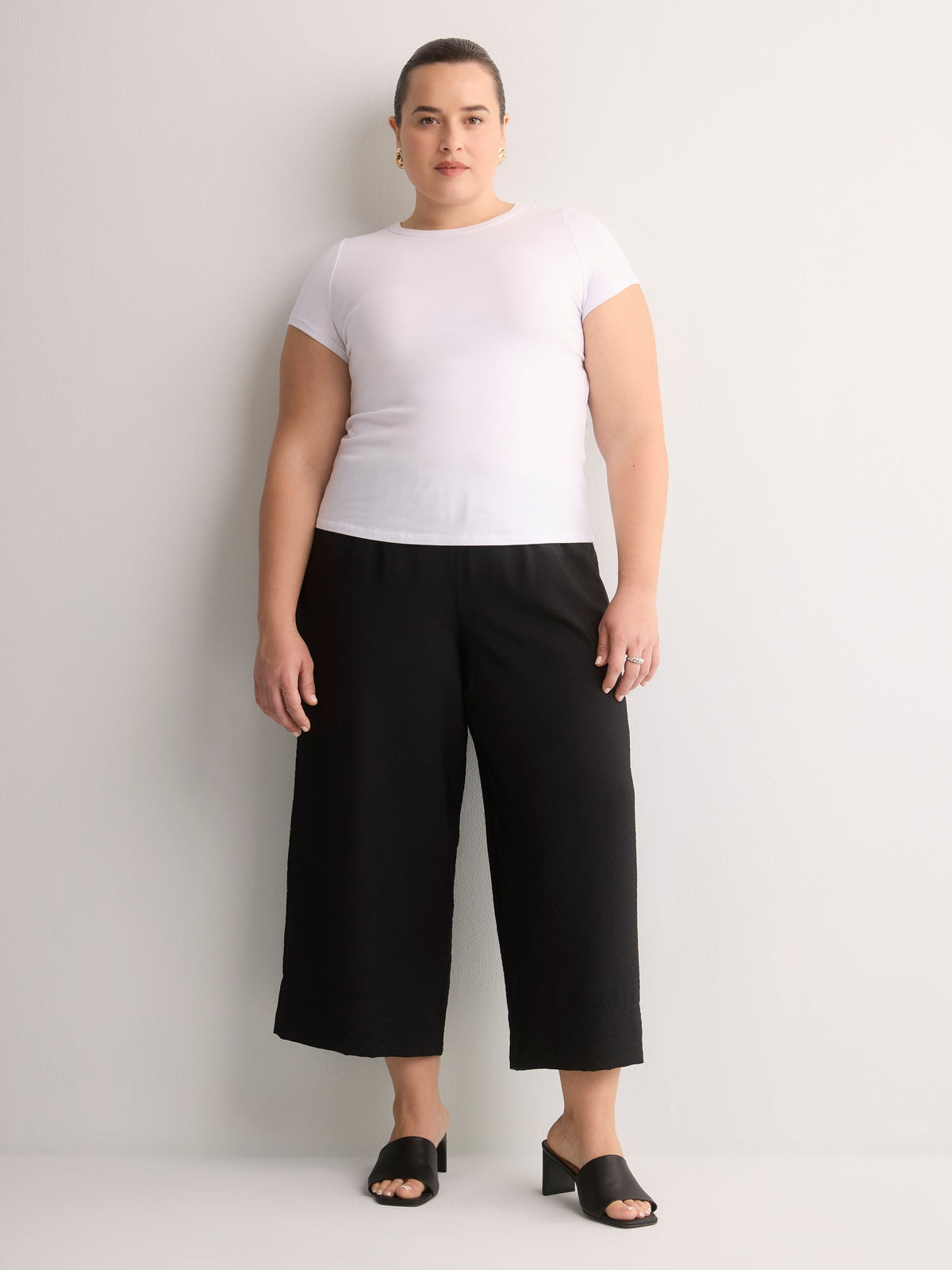 Woven Wide-Leg Slip-On Cropped Pant