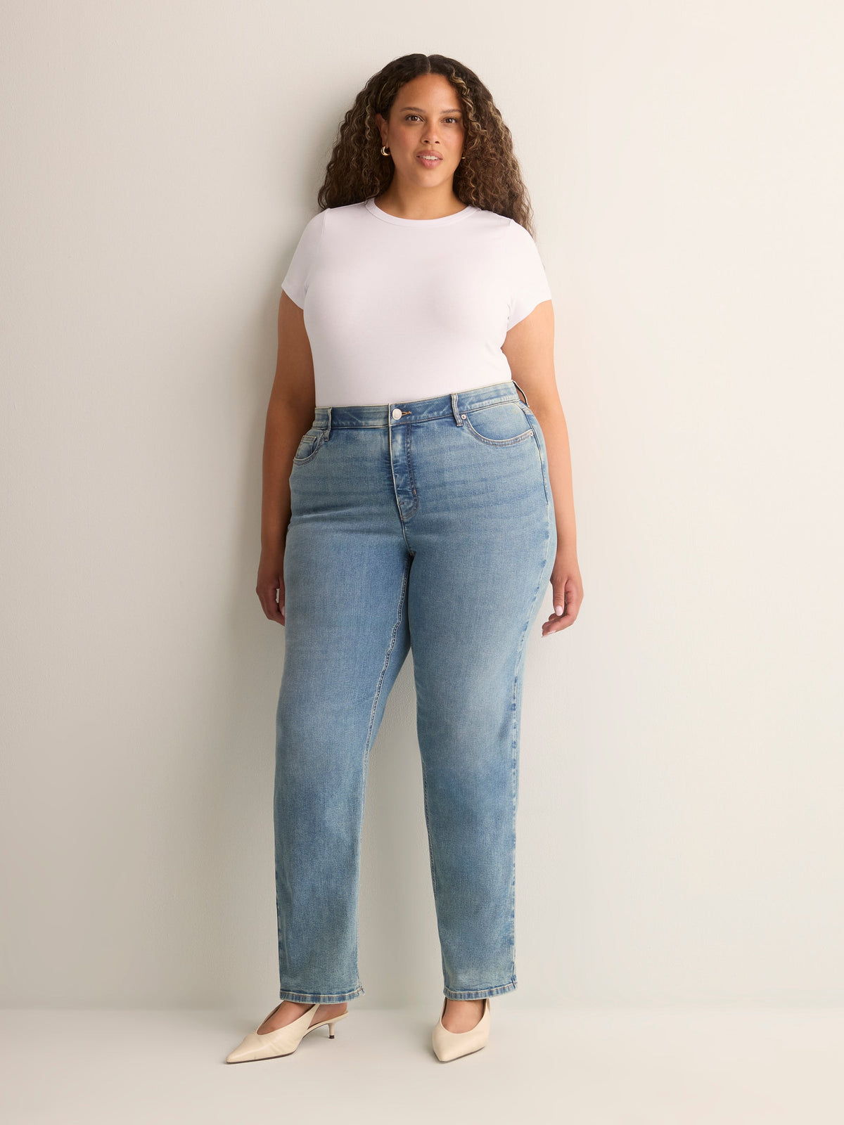 Classic-Fit Straight-Leg Mid-Rise Jean with Tummy Control - d/C JEANS