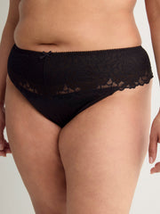 Essential Lace Thong - Déesse Collection