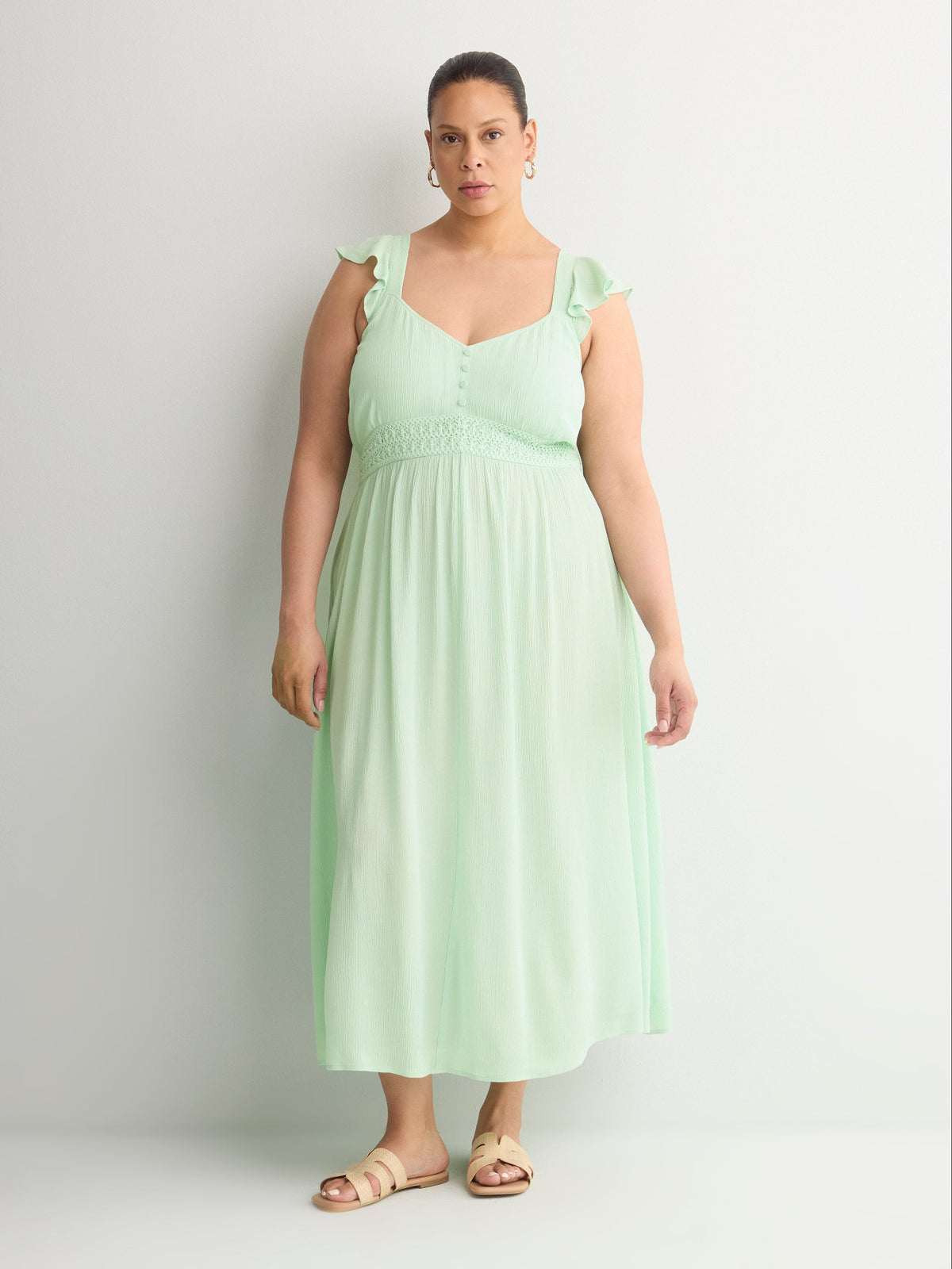 Ruffled Sleeveless Heart-Shaped Midi Dress with Crochet Tape